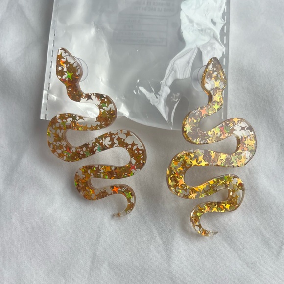 💛 Sequined Gold Acrylic Snake Earrings - Taylor Reputation Accessories Gift - Picture 3 of 6